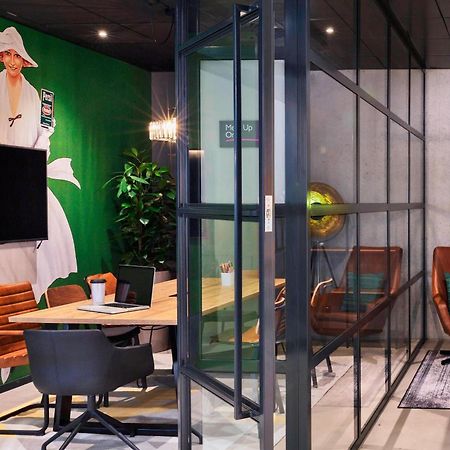 Hotel Moxy Duesseldorf South Extérieur photo