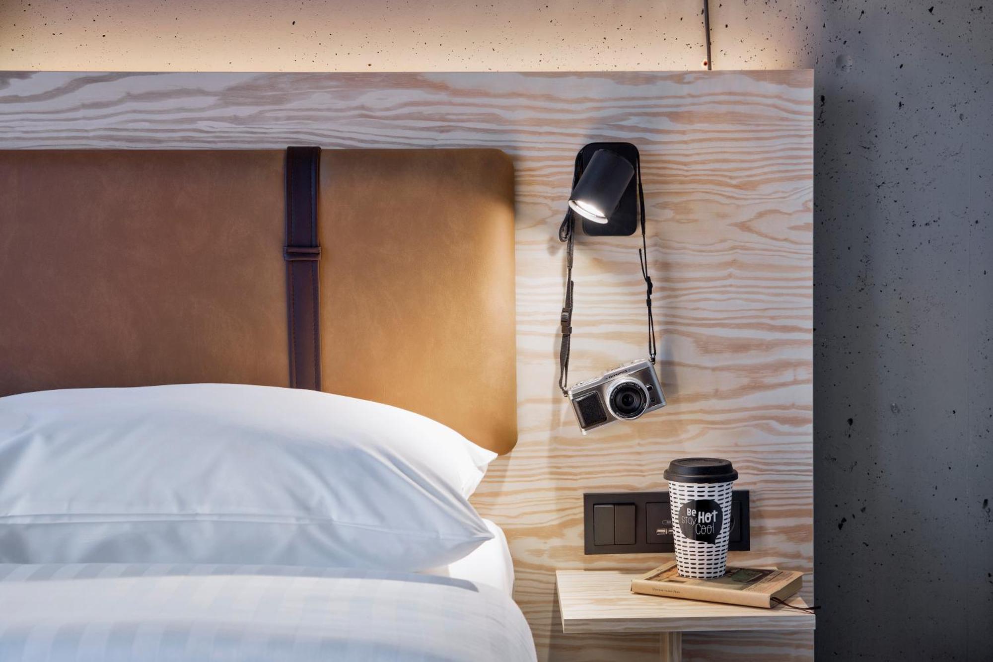 Hotel Moxy Duesseldorf South Extérieur photo