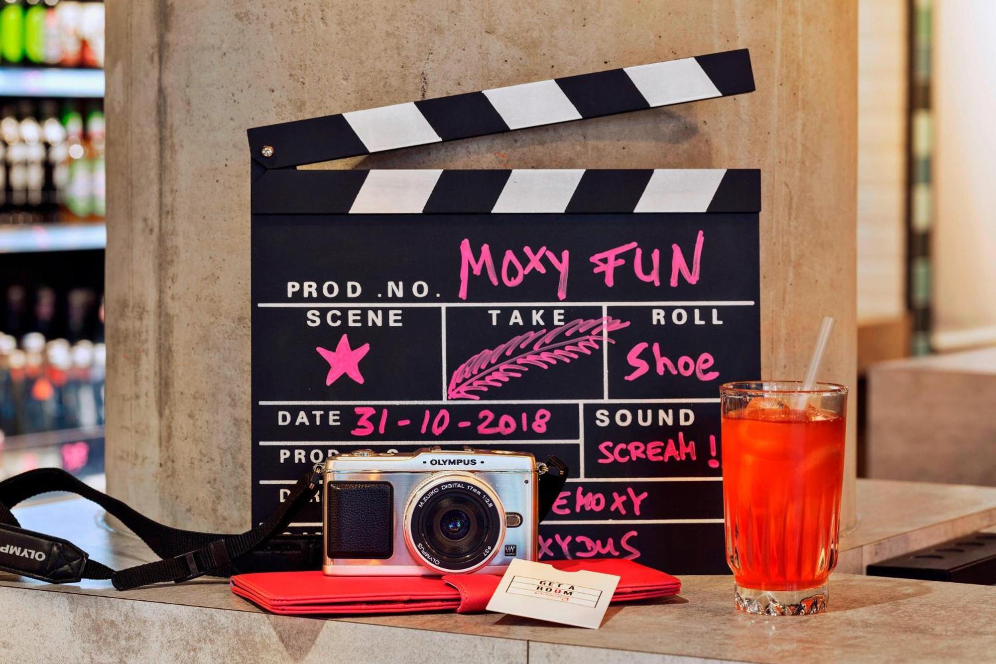 Hotel Moxy Duesseldorf South Extérieur photo