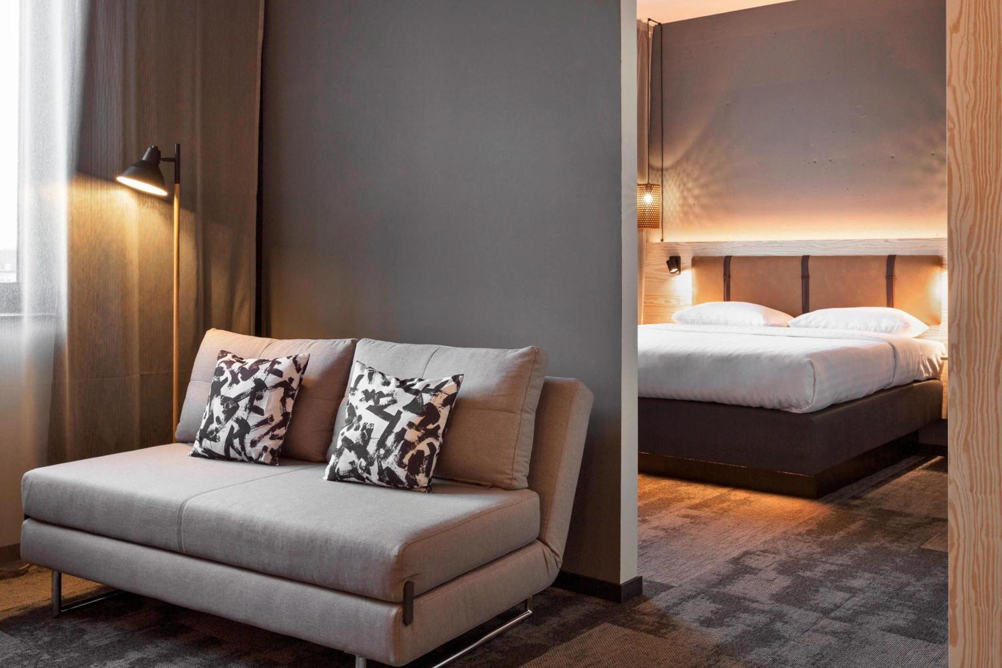 Hotel Moxy Duesseldorf South Extérieur photo