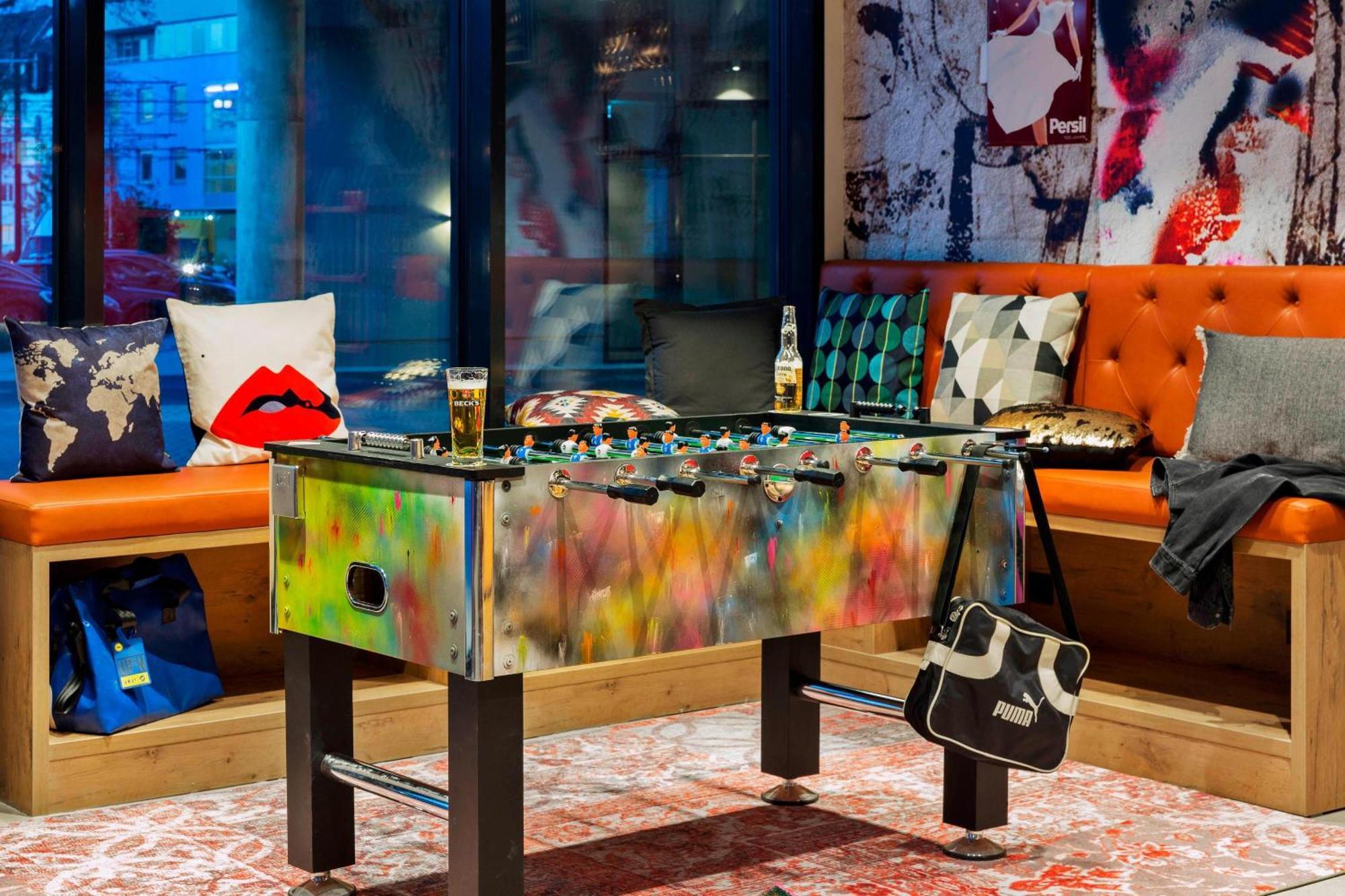 Hotel Moxy Duesseldorf South Extérieur photo