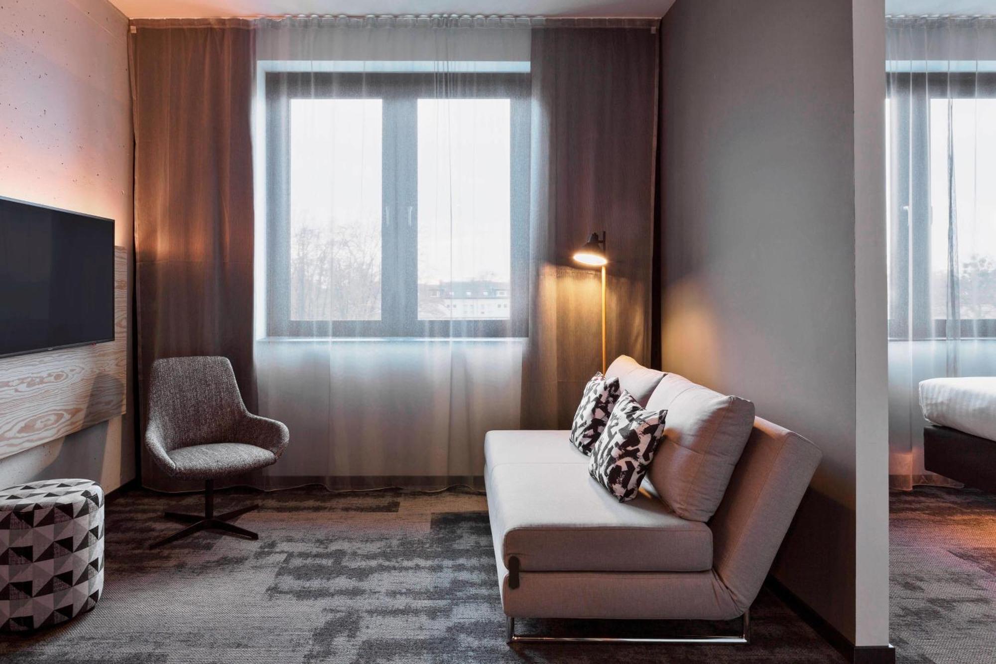 Hotel Moxy Duesseldorf South Extérieur photo
