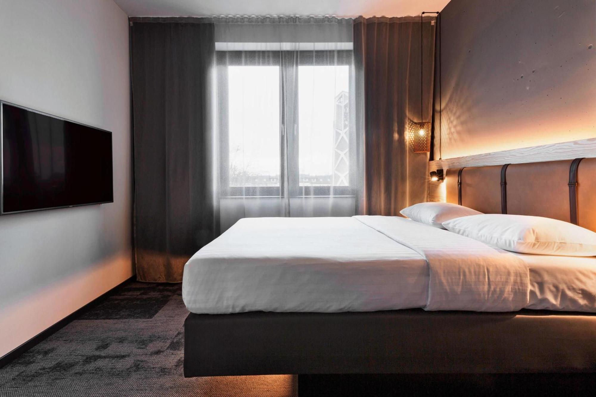 Hotel Moxy Duesseldorf South Extérieur photo