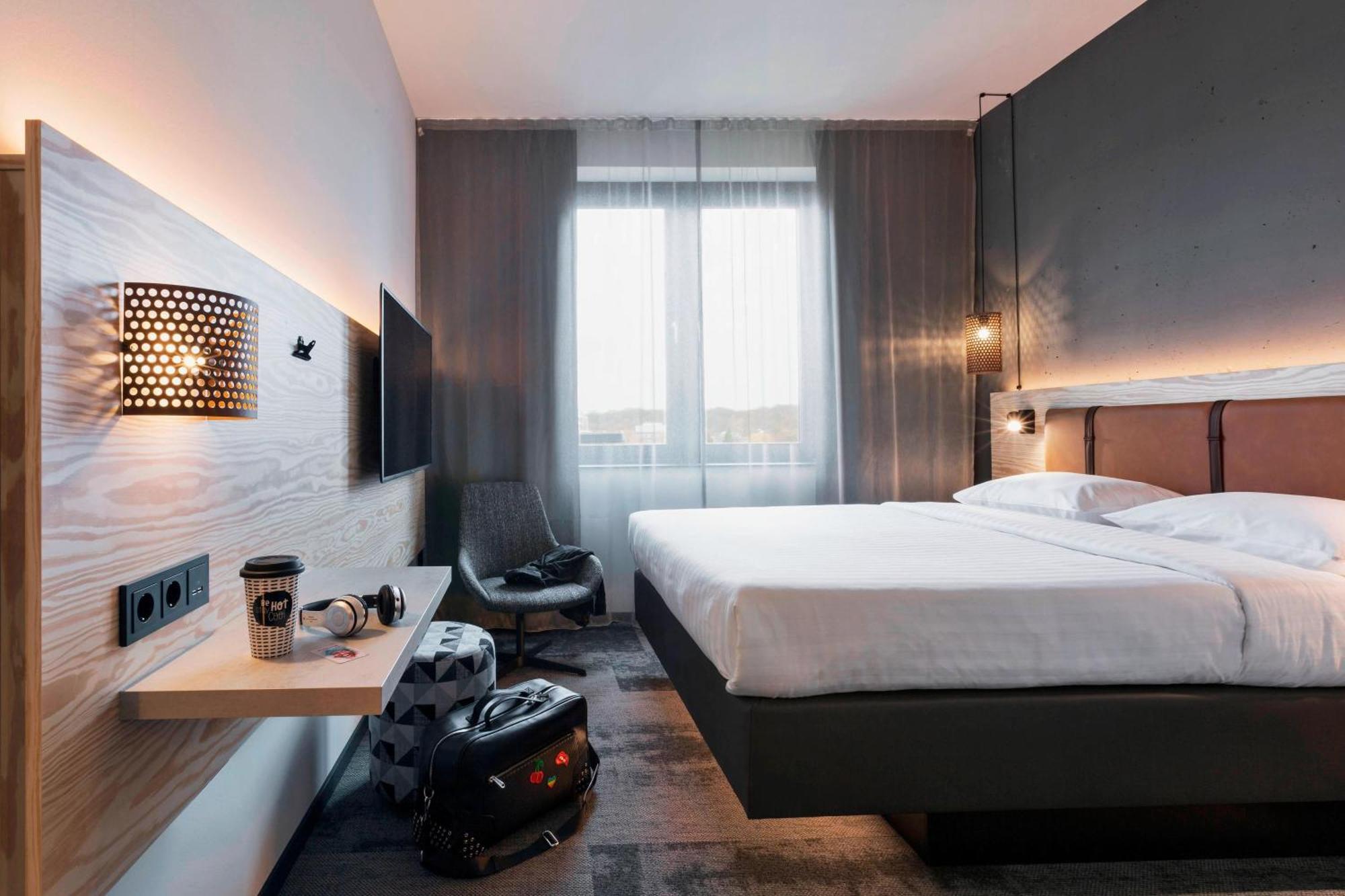 Hotel Moxy Duesseldorf South Extérieur photo