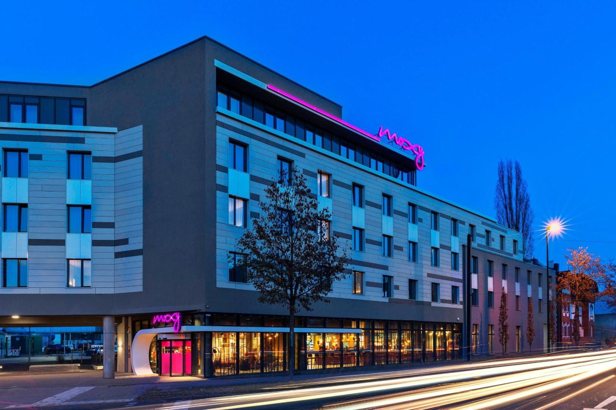 Hotel Moxy Duesseldorf South Extérieur photo
